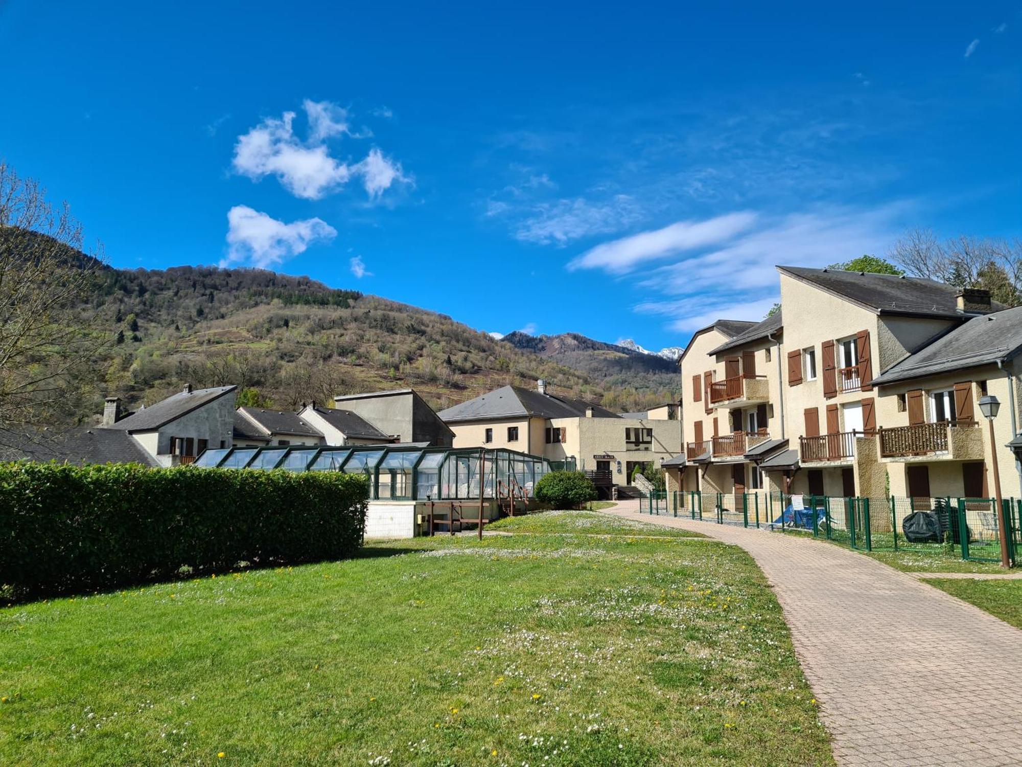 Escapade Montagne En Famille, Appartement Cosy Avec Piscine Couverte Bielle Kültér fotó